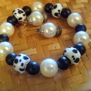 Size 8 Stretch Bracelet & Pierced Earrings Set